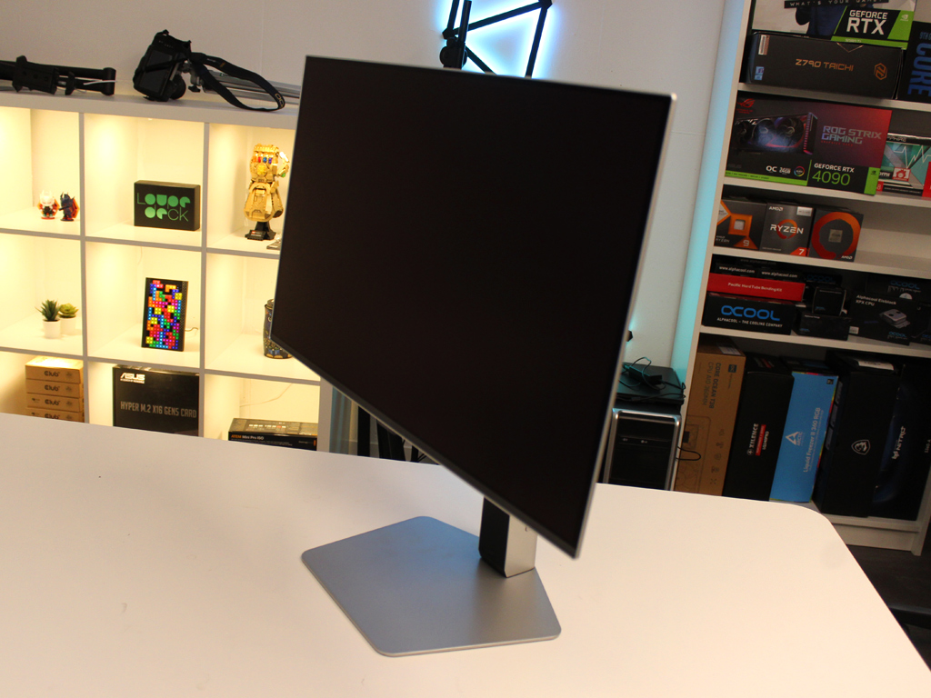 Odyssey OLED G6 G60SF ‒ Vorderseite.