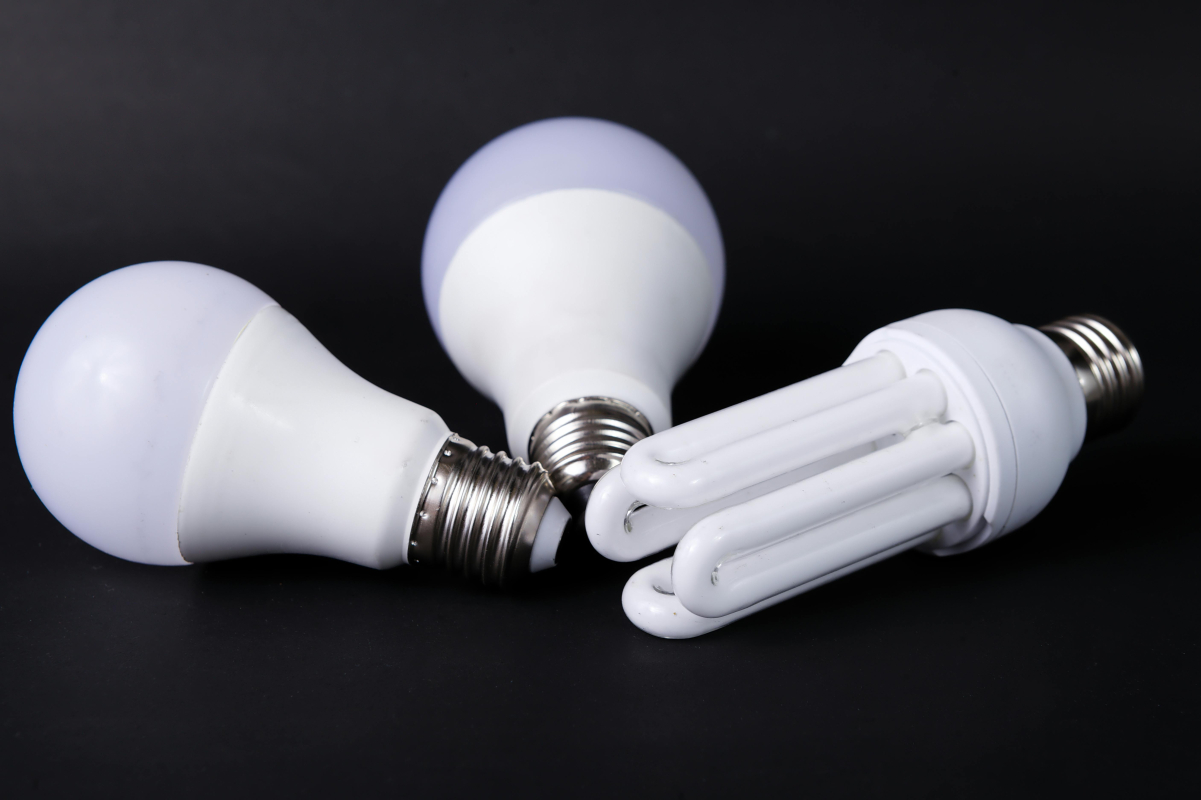 Moderne LED-Beleuchtung lässt sich nahtlos in intelligente Gebäudemanagementsysteme integrieren.